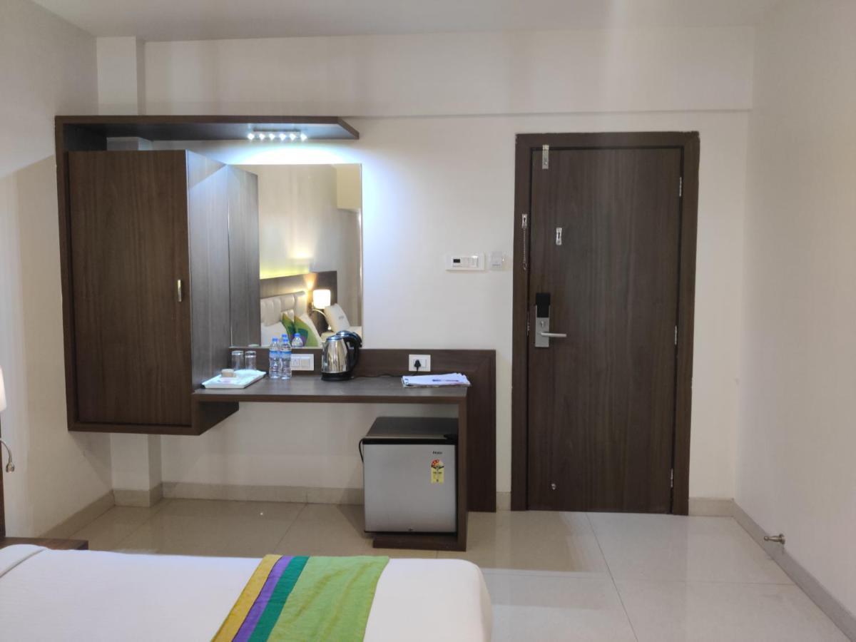 Staycation Holiday Navi Mumbai Exterior photo