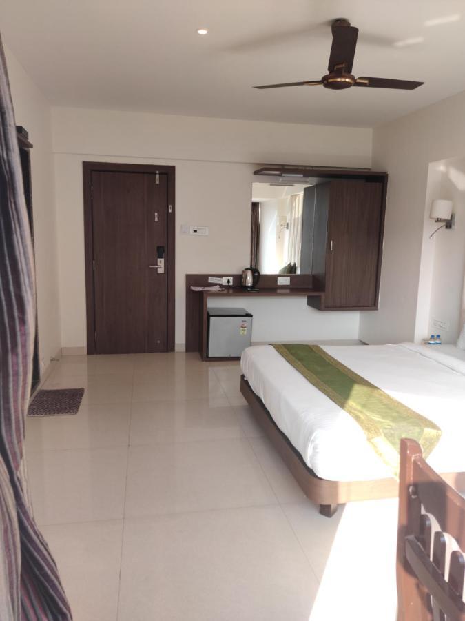 Staycation Holiday Navi Mumbai Exterior photo